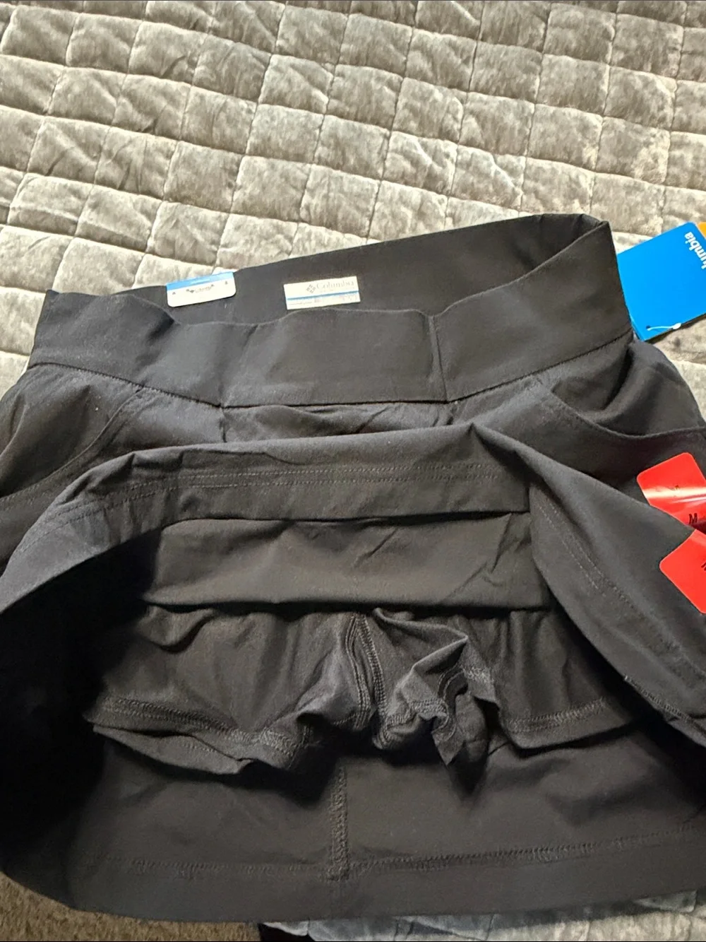 Columbia Black Athletic Skort with Red Size Tabs - Picture 4 of 9